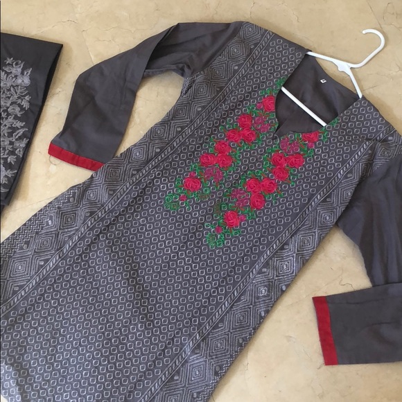 Shirt and pant set..fits small - Picture 2 of 4